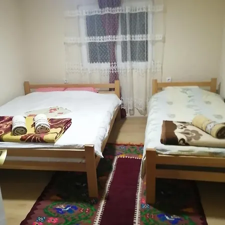 Tarska Kuca Za Odmor